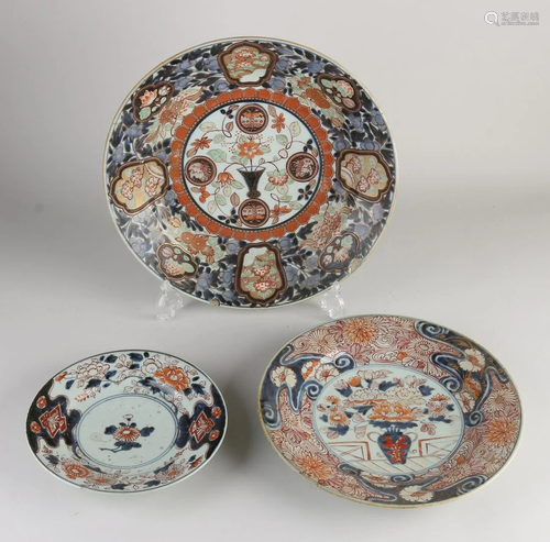 Three 19th century Japanese Imari porcelain plates.