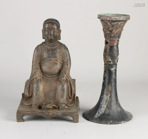 Two parts Chinese bronze. 1x Buddha with residual