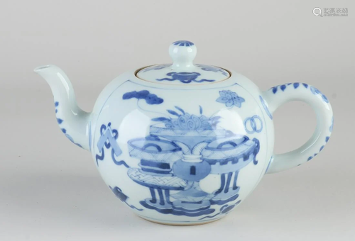 Chinese porcelain Kang Xi-style teapot with valuables