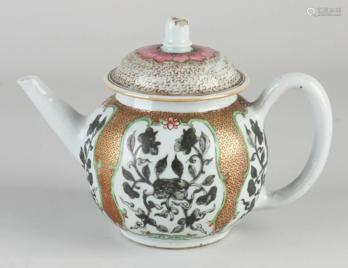 18th century Chinese porcelain Family Rose teapot with