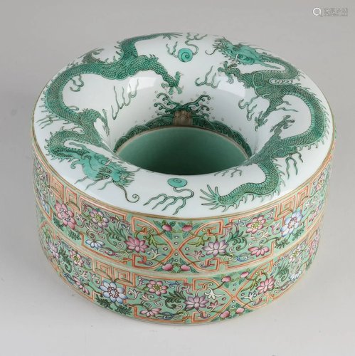 Large Chinese porcelain Family Rose lidded box with