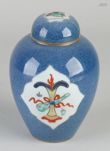 19th century Chinese porcelain tea caddy with blue