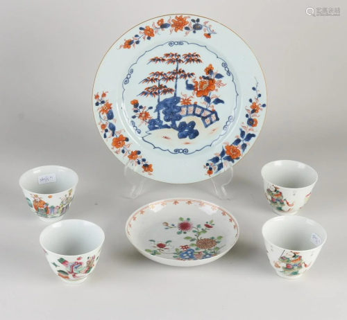 Six parts Chinese porcelain. Consisting of