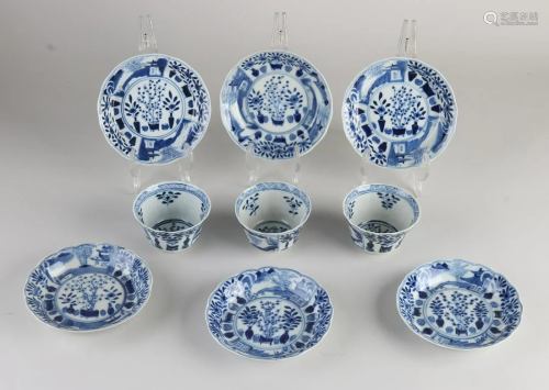 Lot of 18th century Chinese porcelain cups and saucers.