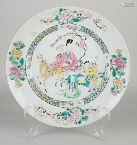 18th century Chinese porcelain Family Rose plate with