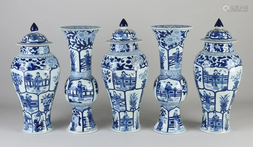 Five-piece Chinese porcelain garniture with