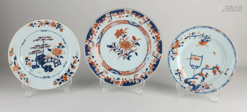 Three 18th century Chinese porcelain Imari dishes.