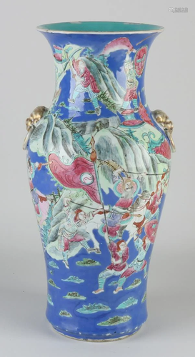 18th century Chinese porcelain Cantonese vase with rare