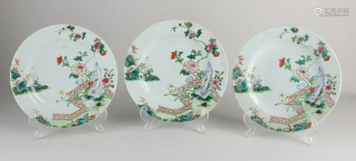 Three Chinese porcelain Familie Verte plates with