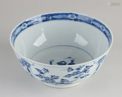 Large Chinese porcelain Kang Xi bowl with