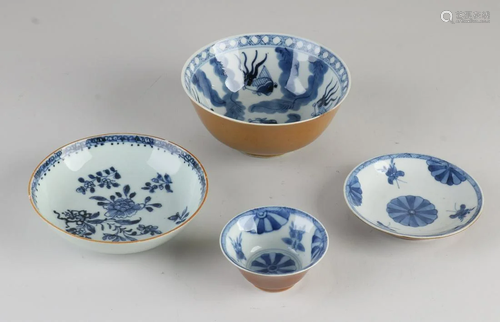 Four parts Chinese porcelain. Consisting of