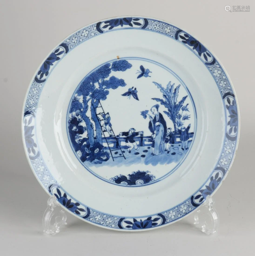 Large 18th - 19th century Chinese porcelain dish. With