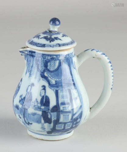 18th century Chinese porcelain jug with figures all