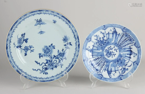 Two Chinese porcelain plates. 18th - 19th century. 1x