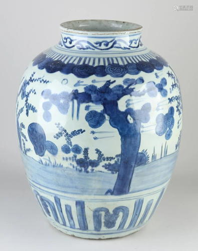 Very large 16th century Chinese porcelain Wanli vase