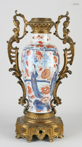 18th century Chinese porcelain Kang Xi vase with geisha
