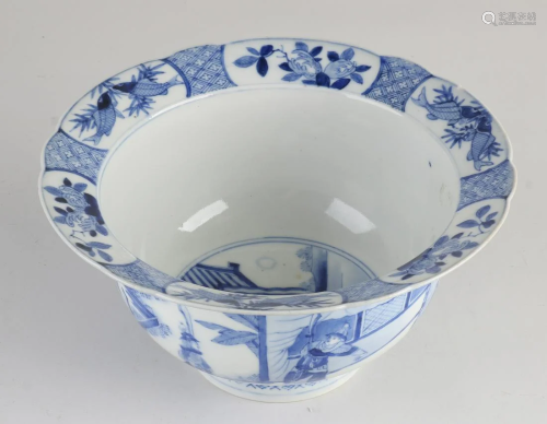 Large Chinese porcelain hooded bowl with figures in