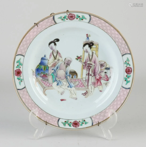 Chinese porcelain Family Rose plate with geisha/old man