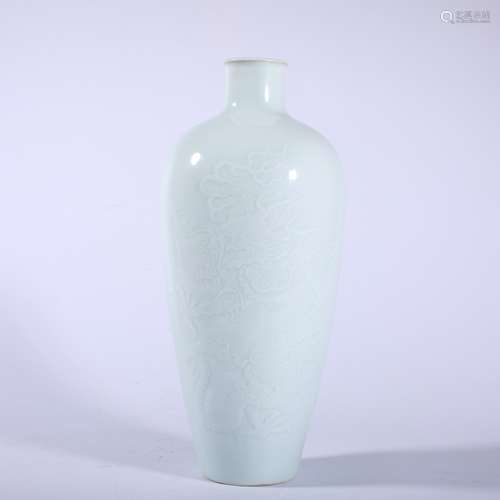 Qing-Kangxi Bean Celadon Vase