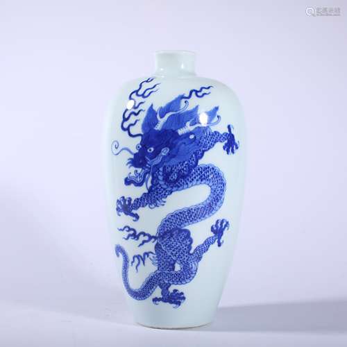 Qing-Kangxi blue and white dragon pattern vase