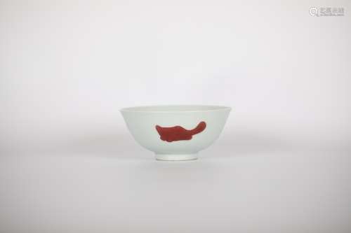 17TH Blue and white glaze bowl with red fish pattern