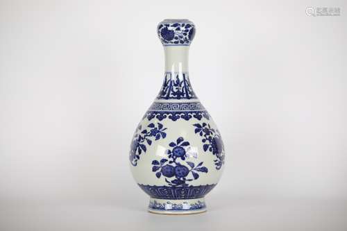 18TH Blue and white glaze garlic bottle