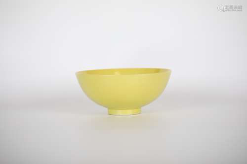 18TH Blue and white yellow glaze bowl