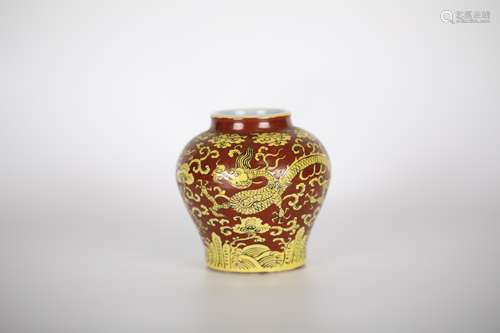 Ming Red color dragon pattern Jar