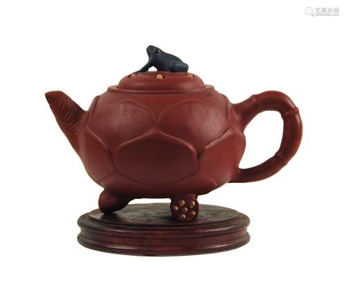 YIXING CLAY TEA POT FROG ON LOTUS