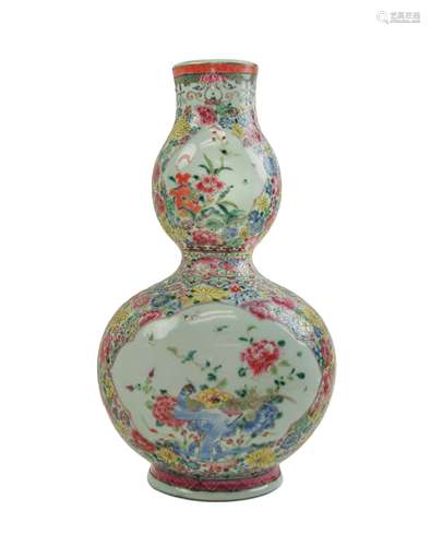 FAMILLE ROSE DOUBLE GOURD WALL VASE