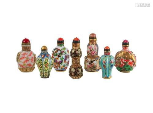A COLLECTION OF SEVEN CHINESE SNUFF BOTTLES