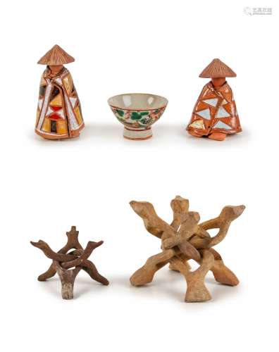 THREE JAPANESE CUP AND FIGURES AND TWO WOOD STANDS