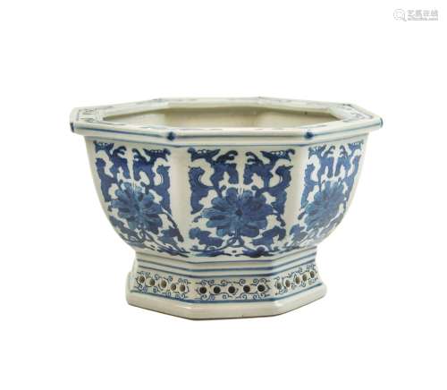 BLUE AND WHITE OCTAGONAL PLANTER