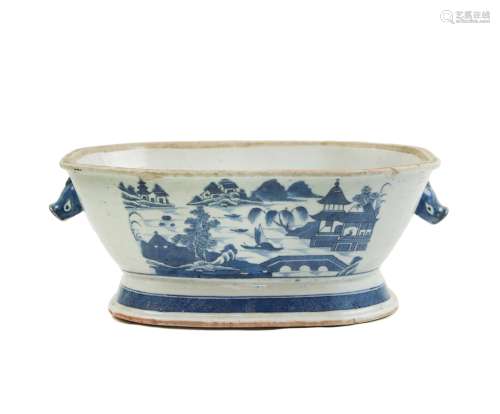 BLUE AND WHITE FOOD CONTAINER / BOWL