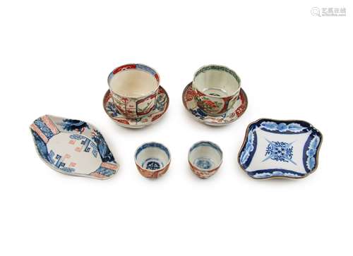 GROUP EIGHT JAPANESE IMARI PORCELAIN PIECES