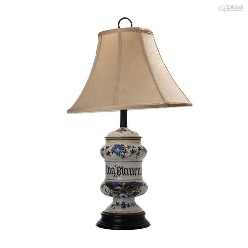 EUROPEAN PORCELAIN LAMP