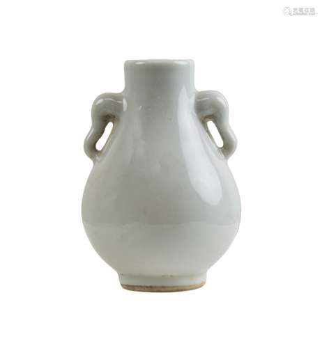 BLANC DE CHINE ELEPHANT HANDLE SCHOLARS VASE