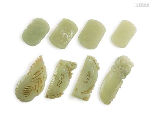 A COLLECTION OF EIGHT CHINESE JADE