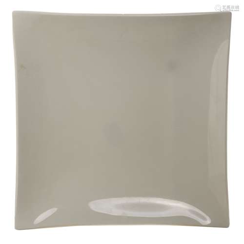 ART GLASS SQUARE DISH