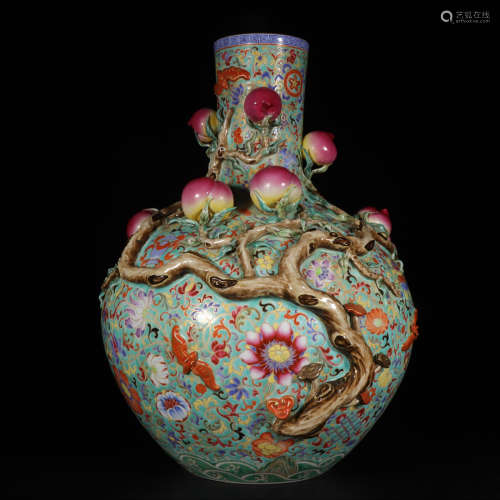 Chinese Qing Dynasty Qianlong Gold Painted Porcelain Bottle
