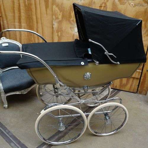 PRACHTIGE VINTAGE KINDERWAGEN