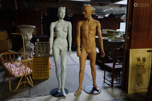 2 MANNEQUIN POPPEN