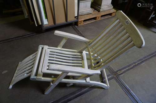 DECK CHAIR