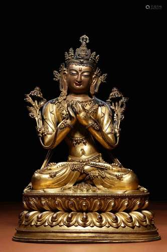 Sitting statue of Tara in gilt bronze in Qing Dynasty