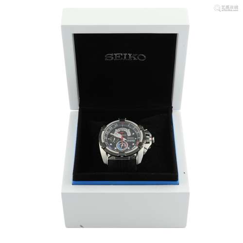 A group of five assorted boxed Seiko chronograph watches.