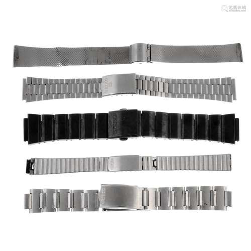 SEIKO - a group of five assorted stainless steel watch brace...