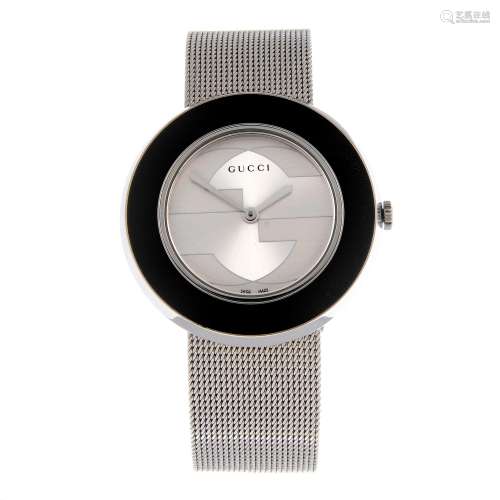 GUCCI - a 129.4 bracelet watch.