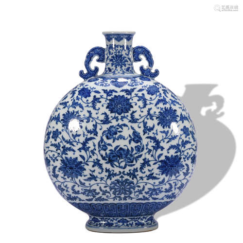 A blue and white 'floral' moonflask