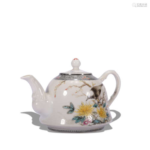 A famille-rose 'floral and birds' teapot