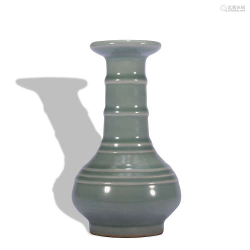 A Long quan kiln vase